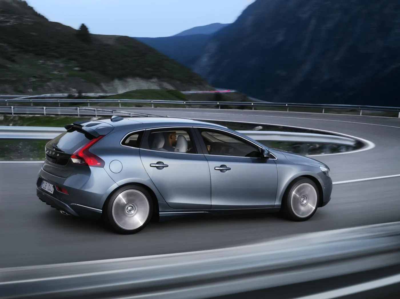   Volvo V40