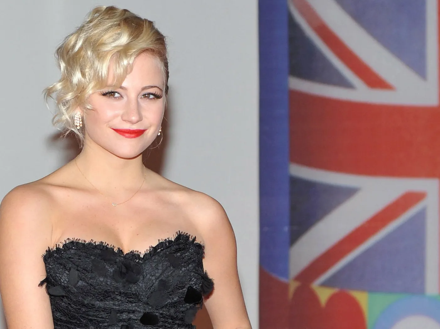 3121420-pixie-lott.jpg