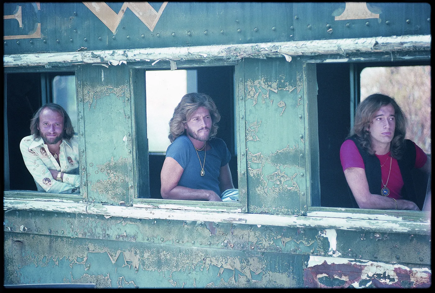 3530337-bee-gees.jpg