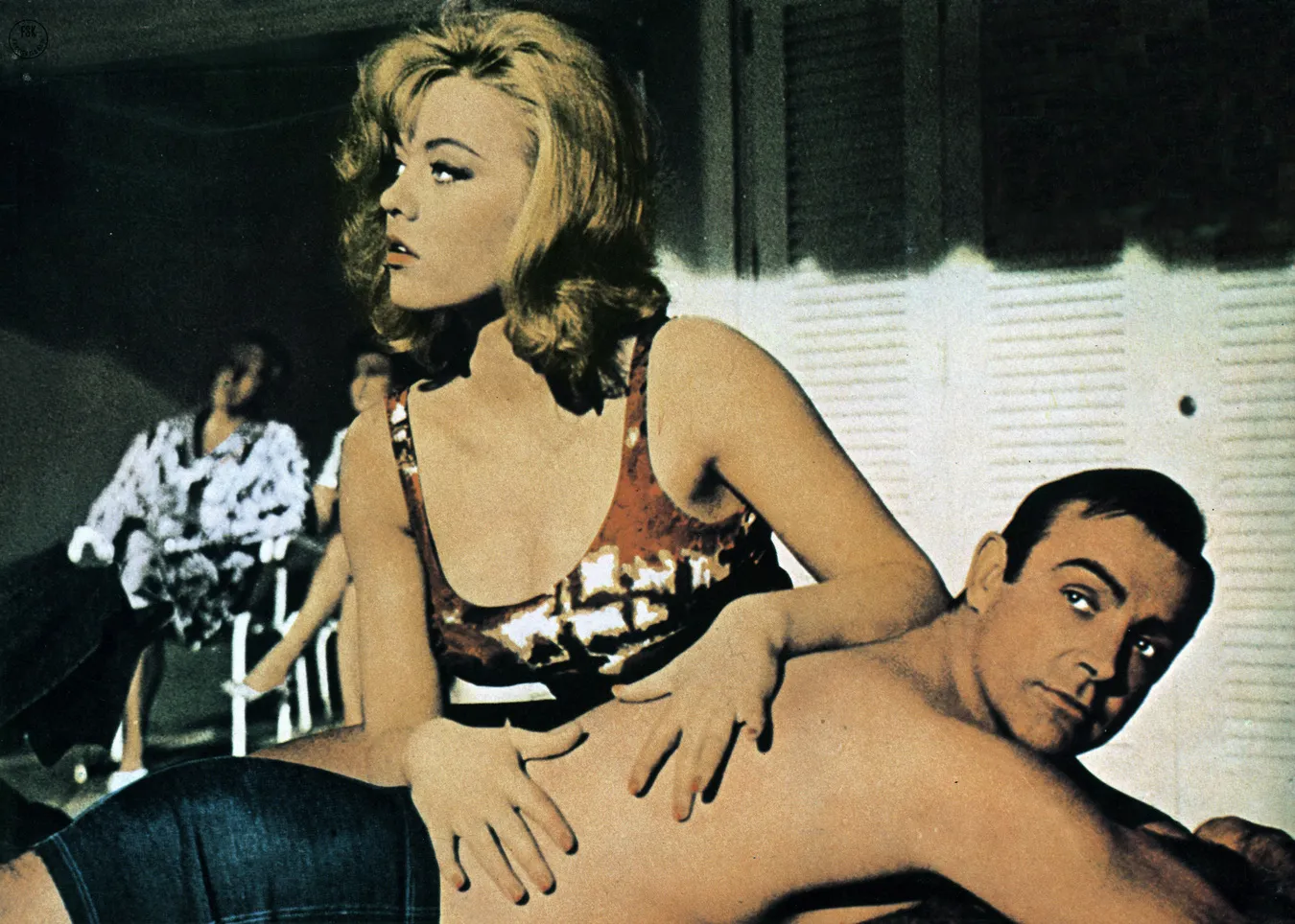 4204790-goldfinger.jpg