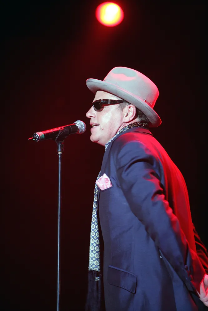4239491-madness.jpg