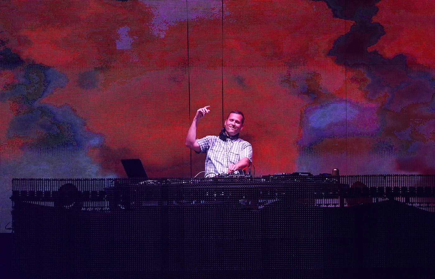 3893790-kaskade.jpg