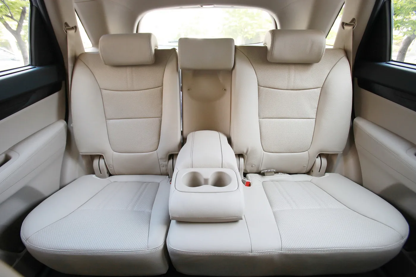 3911954-sorento-04.jpg