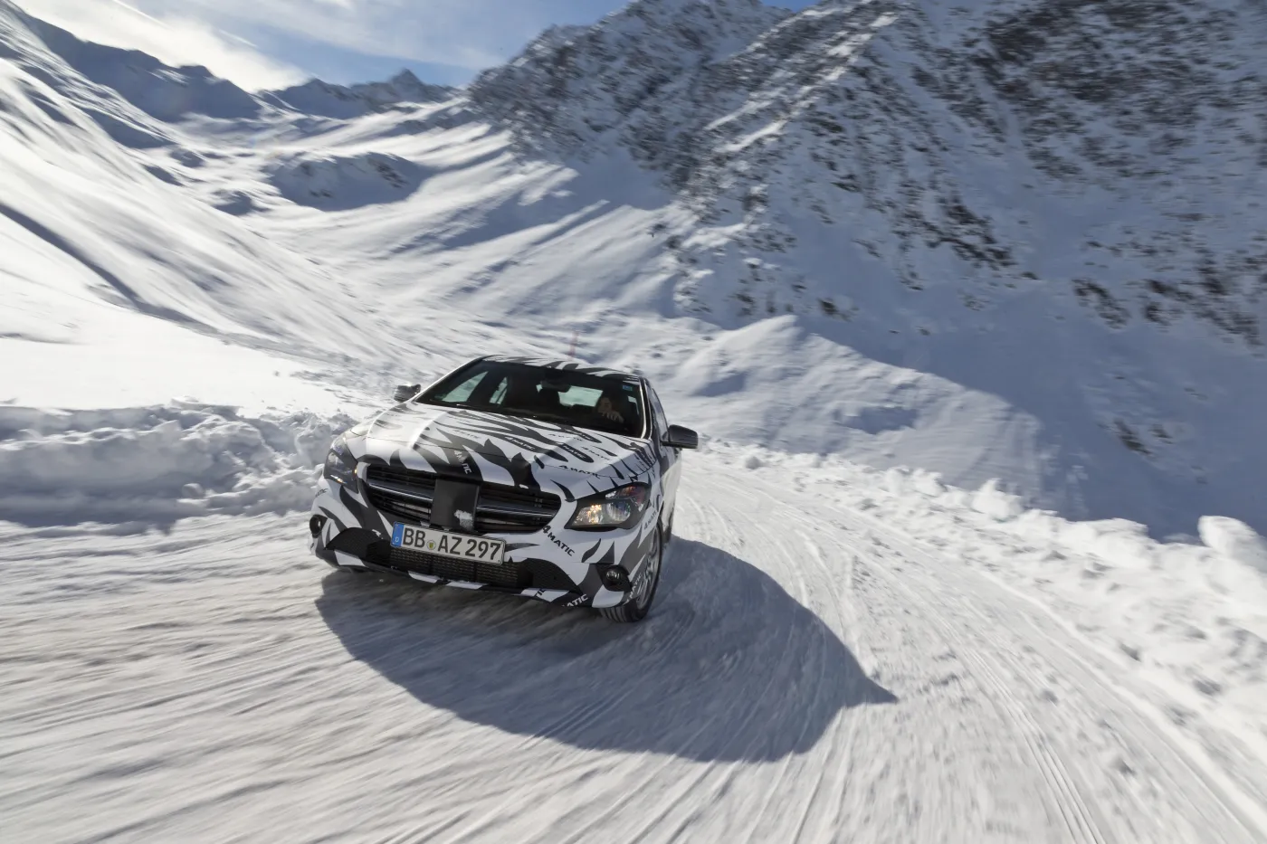 Nowy Mercedes, na którego polują szpiedzy! ZDJĘCIA modelu CLA