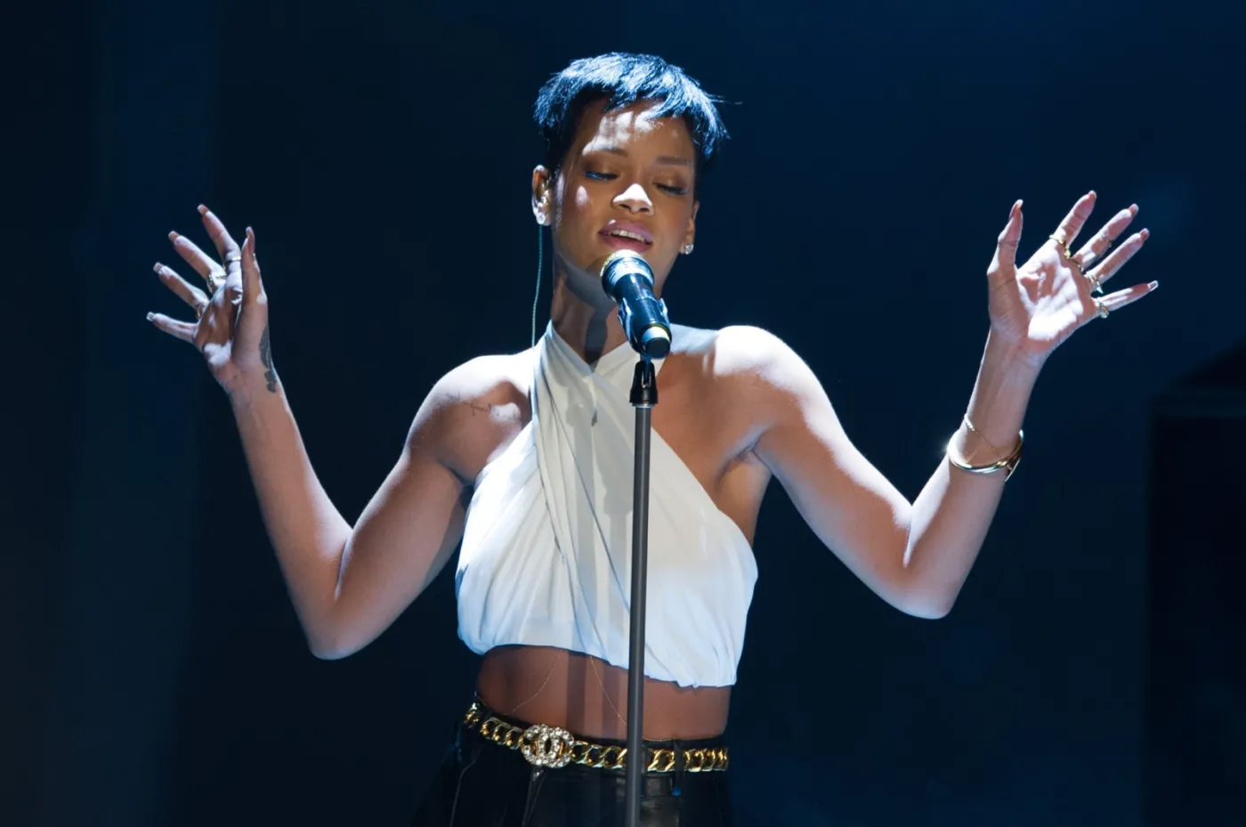 4410388-rihanna.jpg