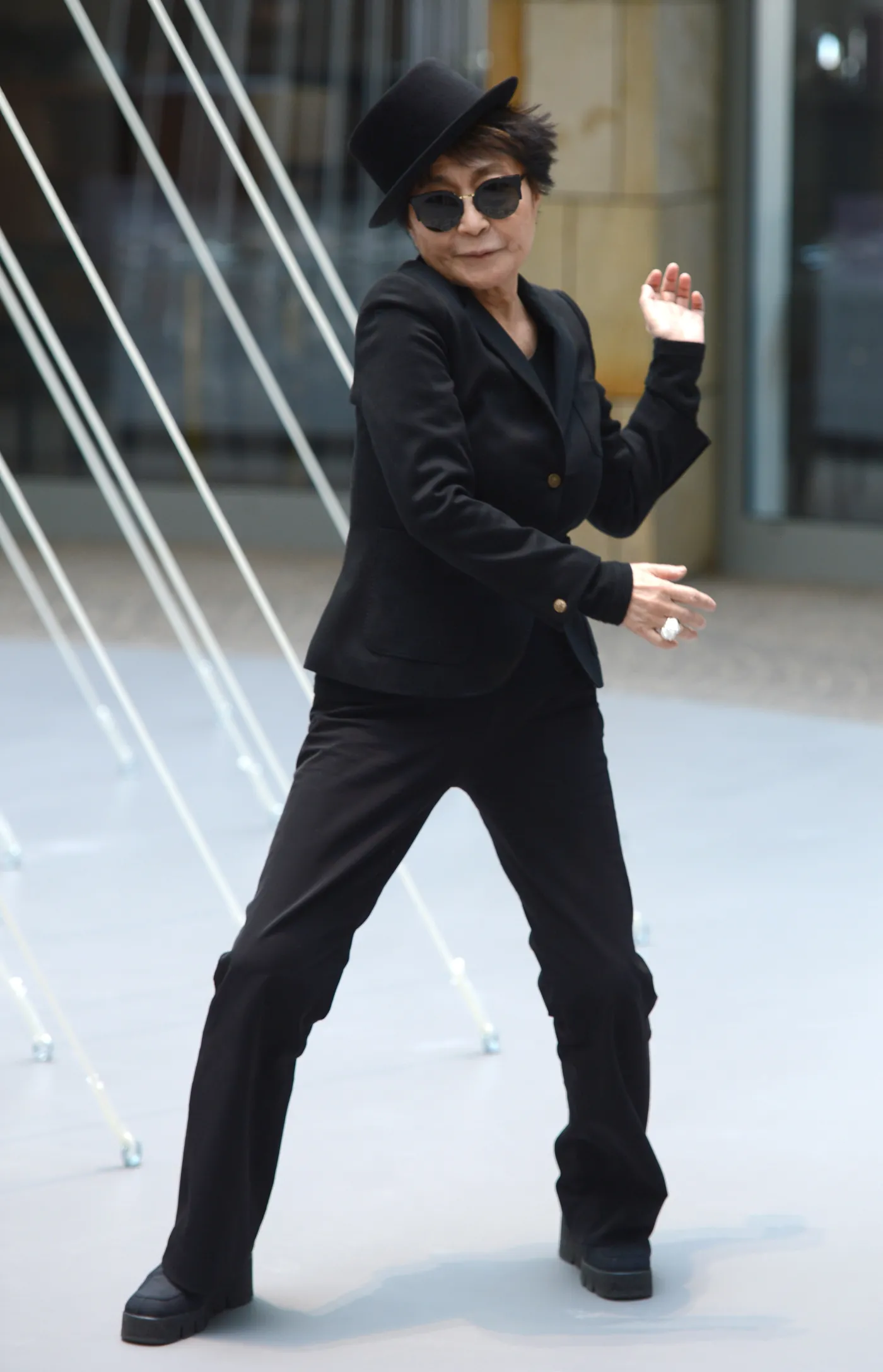 4632888-yoko-ono.jpg