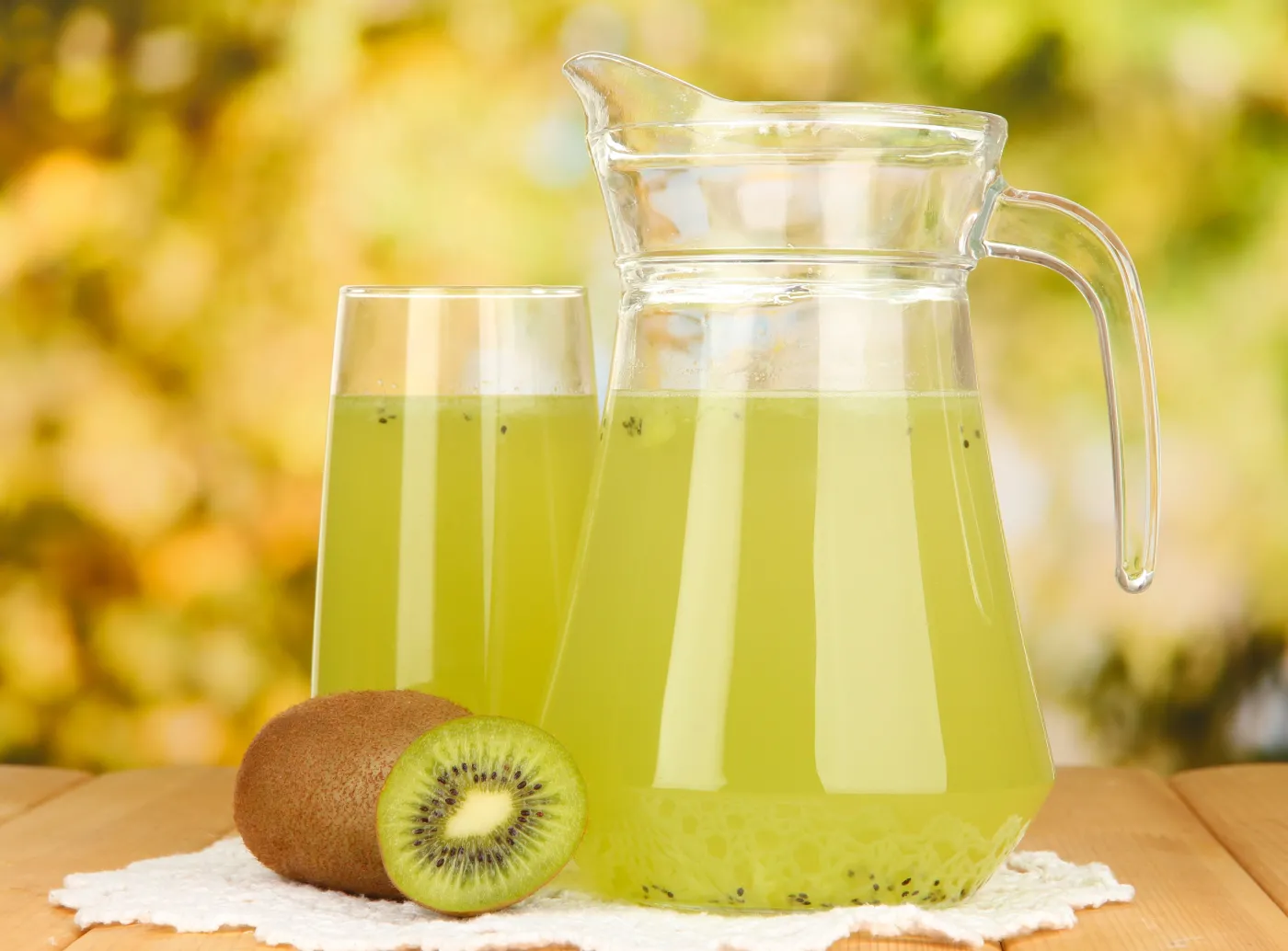4907795-sok-z-kiwi.jpg