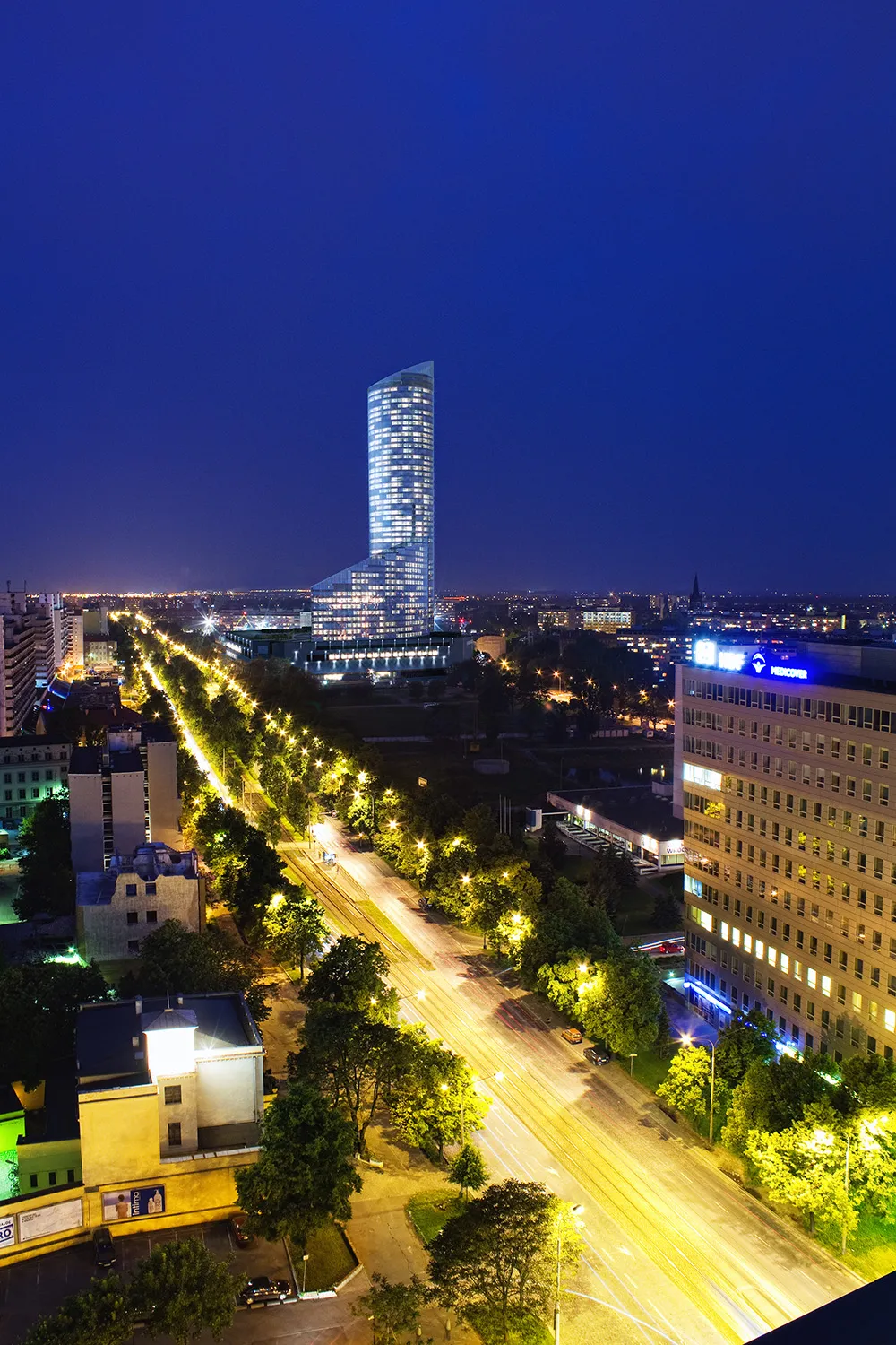 4919477-skytower.jpg