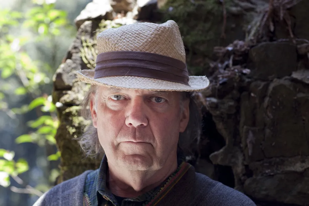 4089714-neil-young.jpg