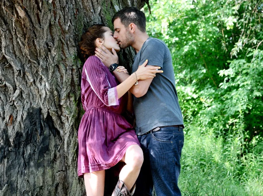 3035621-big-love.jpg