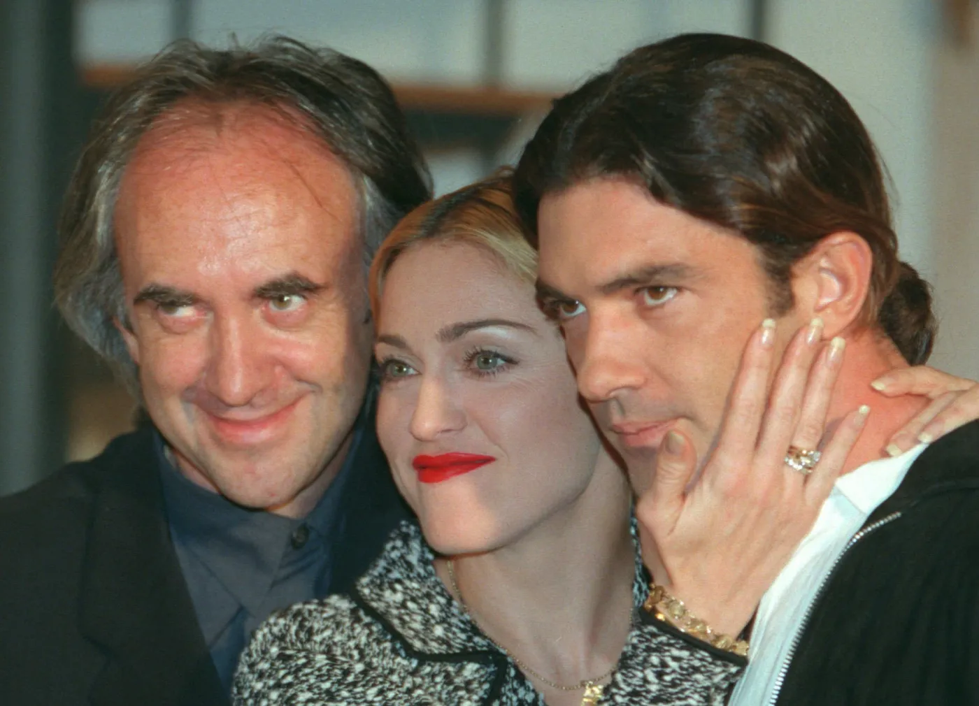 5305699-madonna.jpg