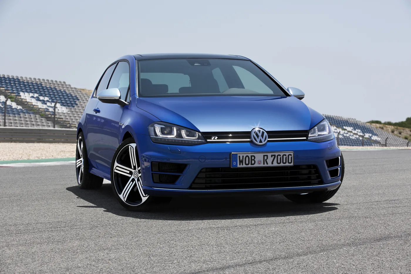 5322859-72685vw.jpg