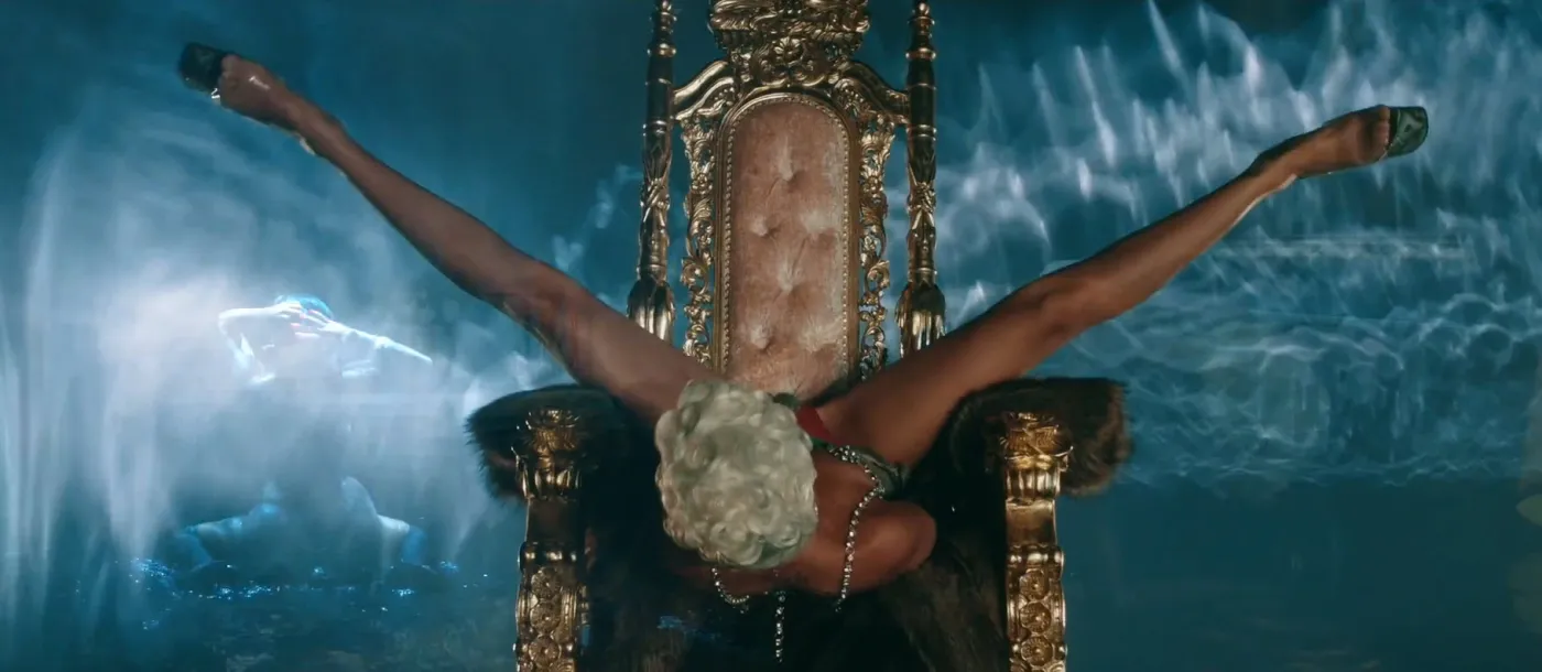 5487488-rihanna.jpg