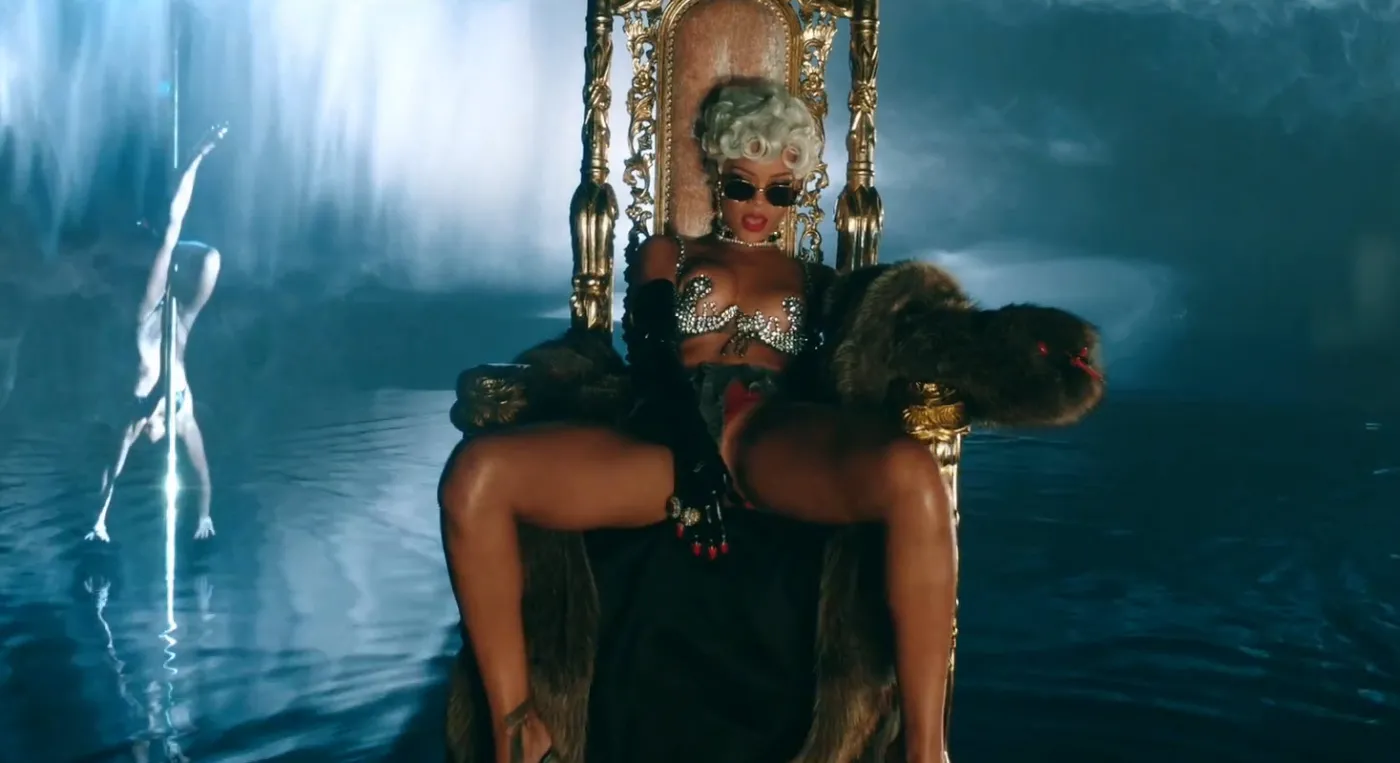 5487604-rihanna.jpg