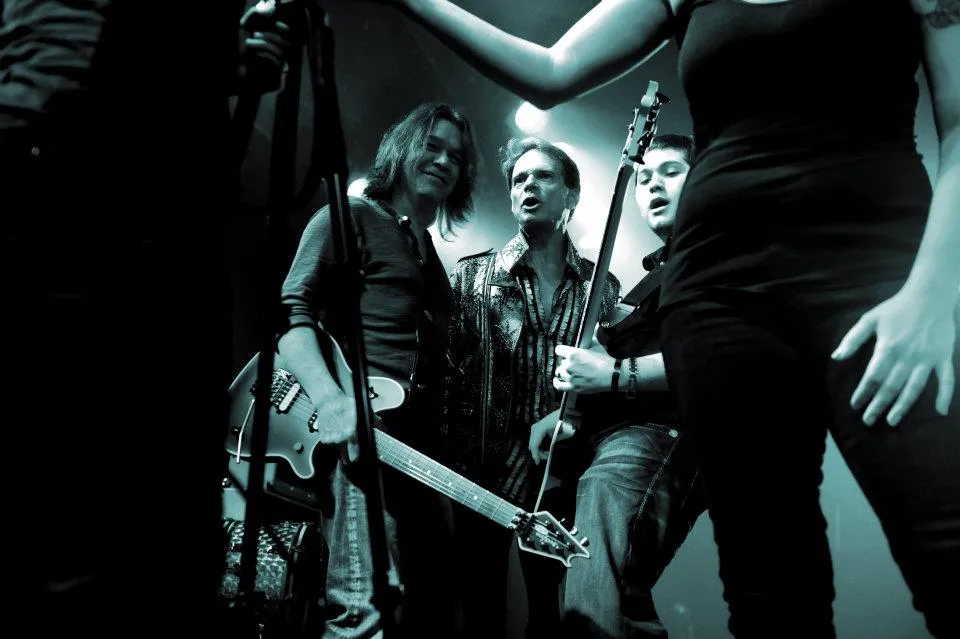 7729053-van-halen.jpg