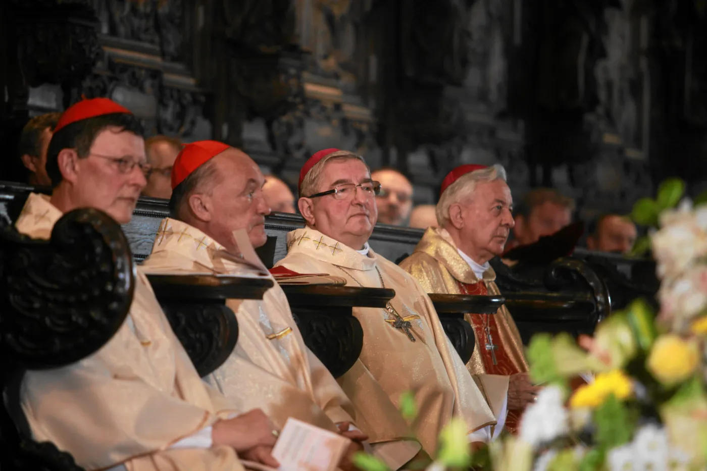 Rewolucja w Kościele. "Papież zniósł kościelne rewie mody"
