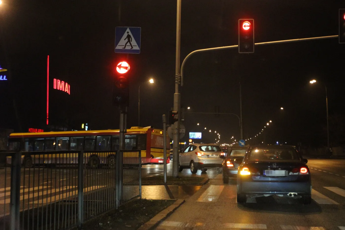 5851124-lkft1374.jpg