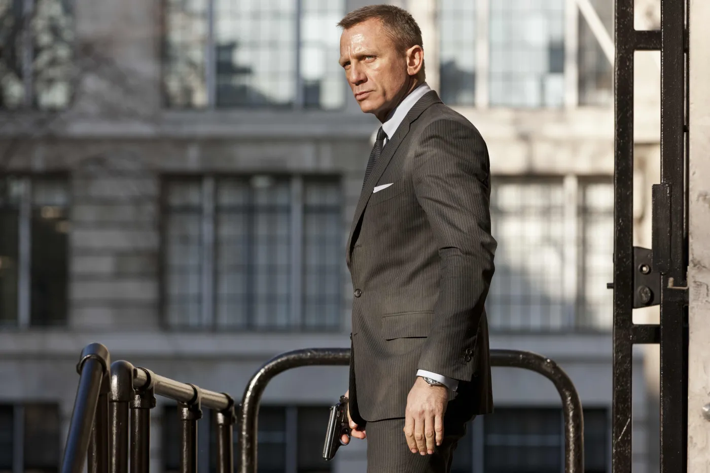 3776131-skyfall.jpg