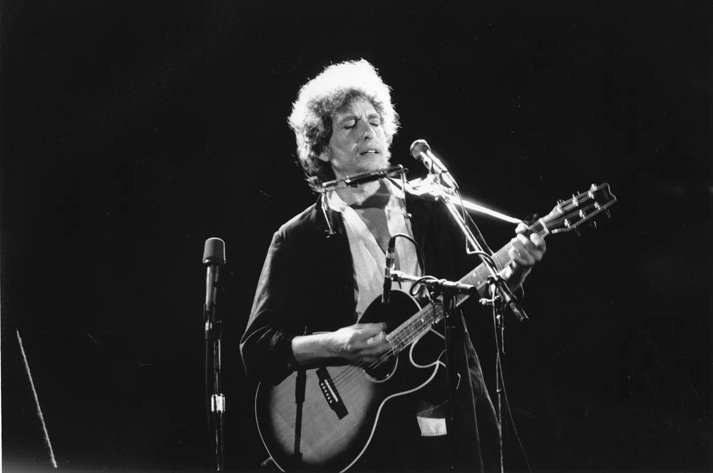 5499022-bob-dylan.jpg