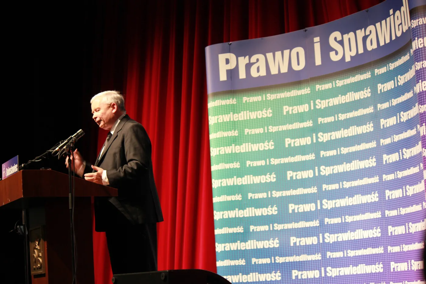 Szefa PiS nie obchodzi rekonstrukcja. Chce informacji o korupcji