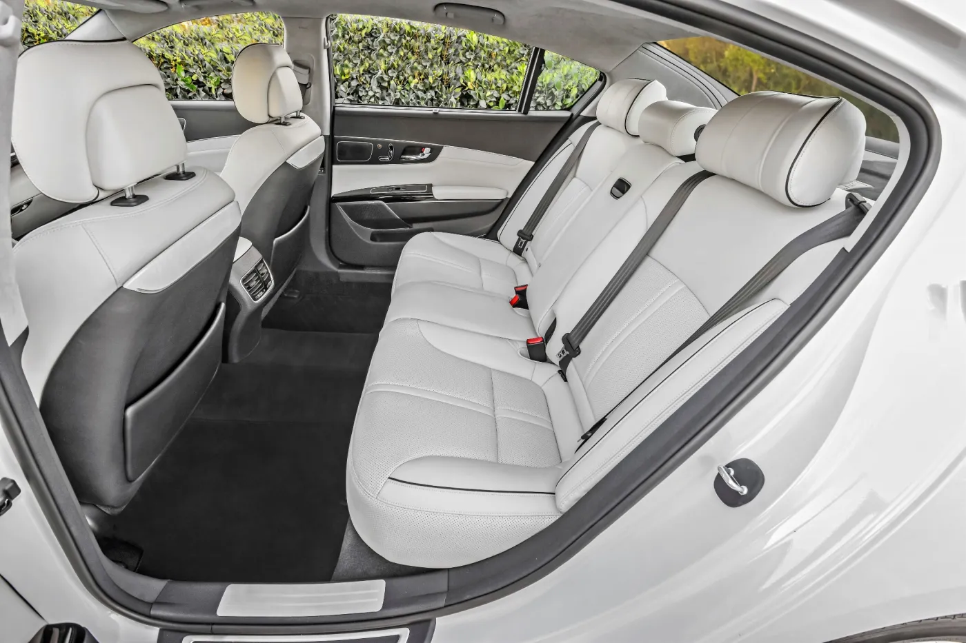 5656781-kia-k900-6.jpg