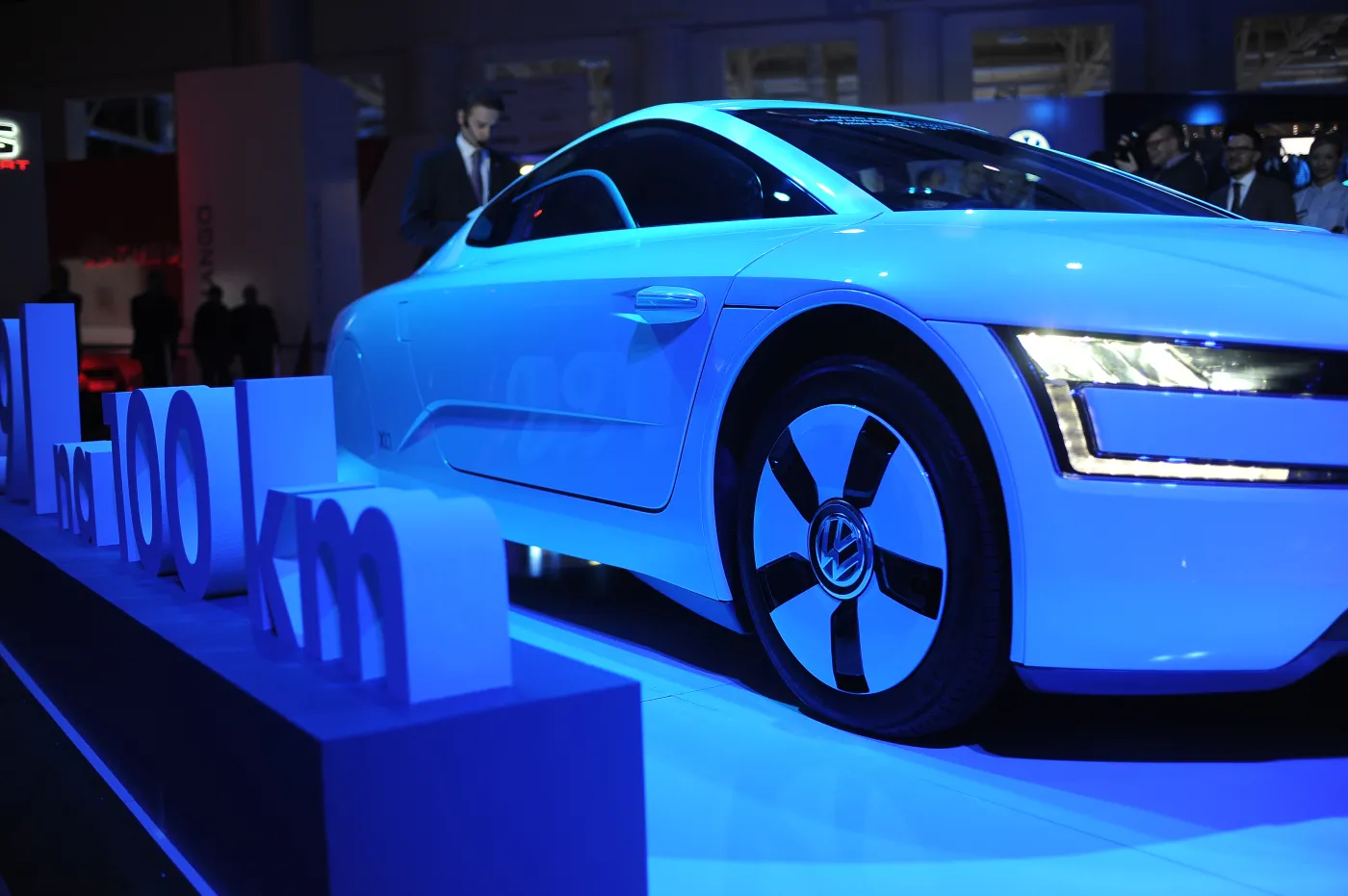 Spala 0,9 l na 100 km i debiutuje w Polsce! Volkswagen XL1 na Motor Show w Poznaniu. Zdjęcia z premiery