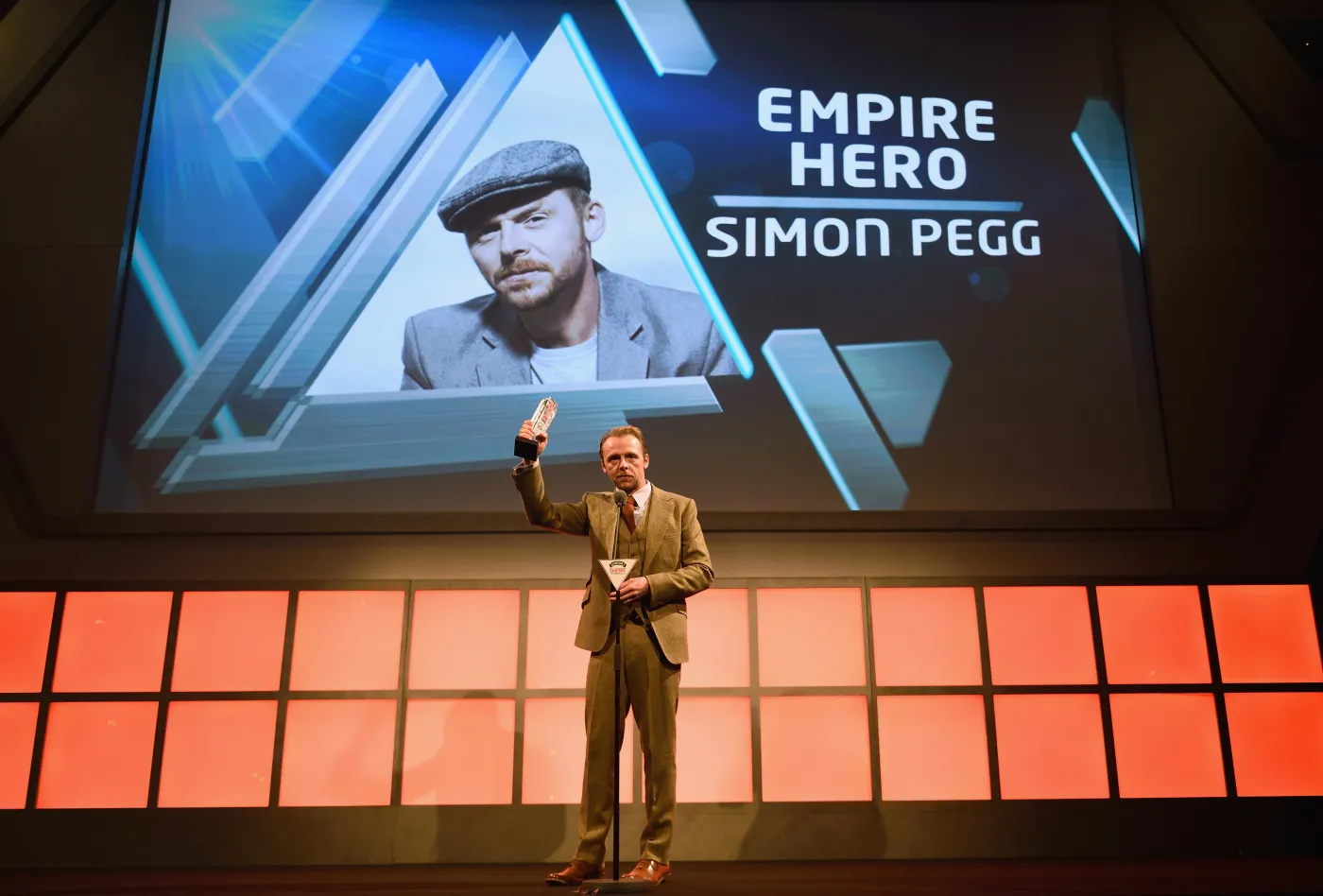6117909-simon-pegg.jpg