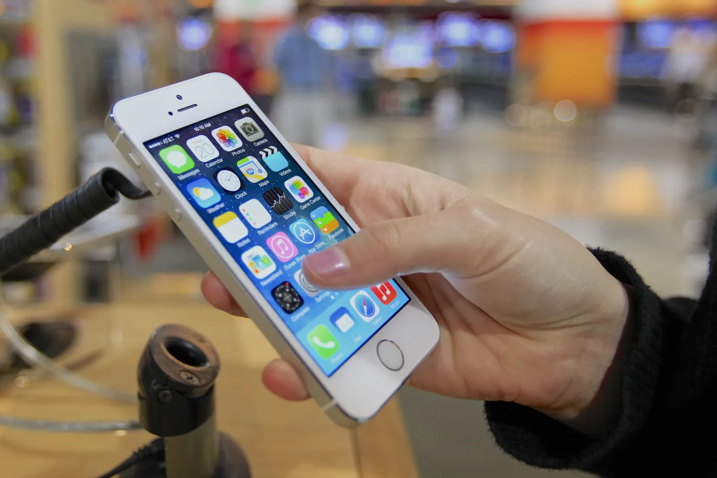 6170310-iphone-5s.jpg