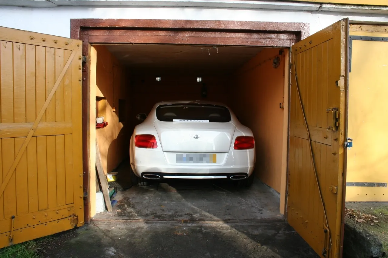 5641667-bentley-8.jpg