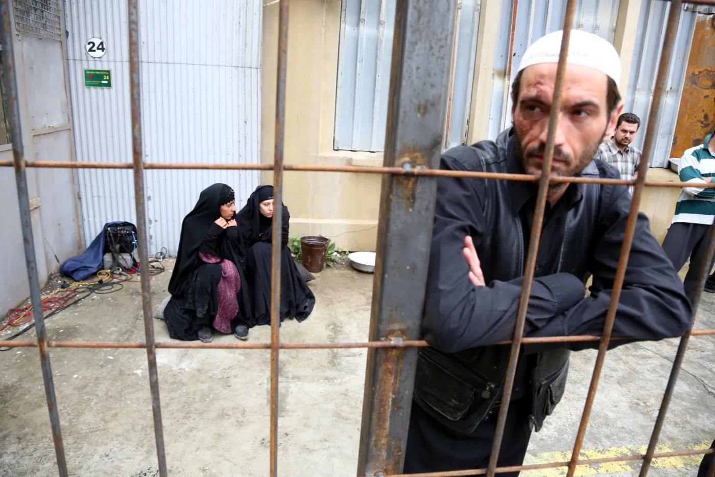 6608494-karbala.jpg