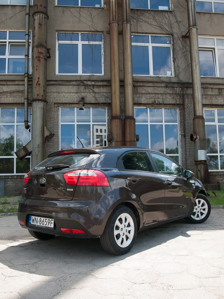 6672748-kia-rio.jpg