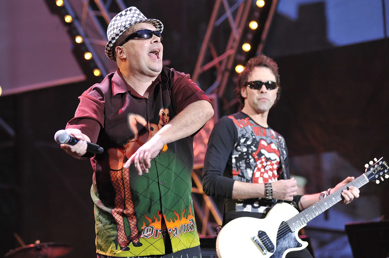 6692521-big-cyc.jpg