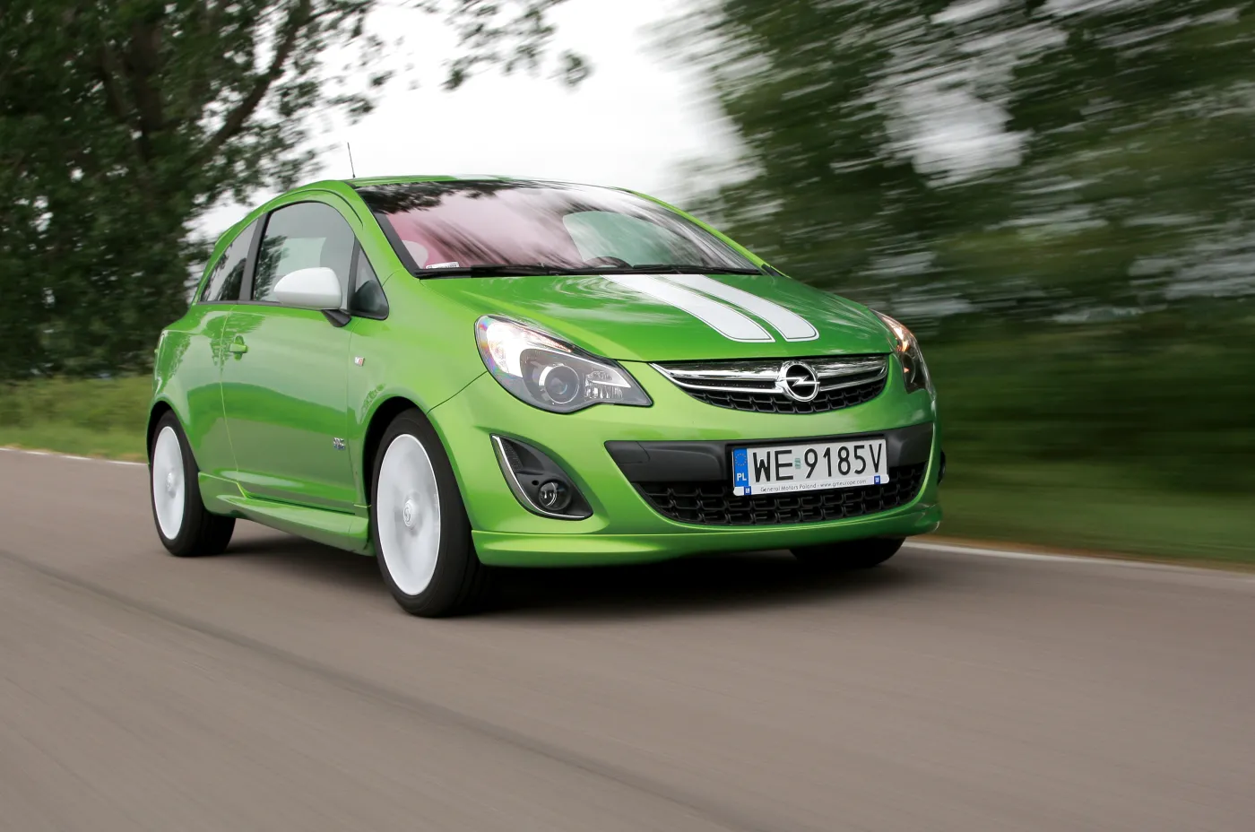 6694072-opel-corsa.jpg