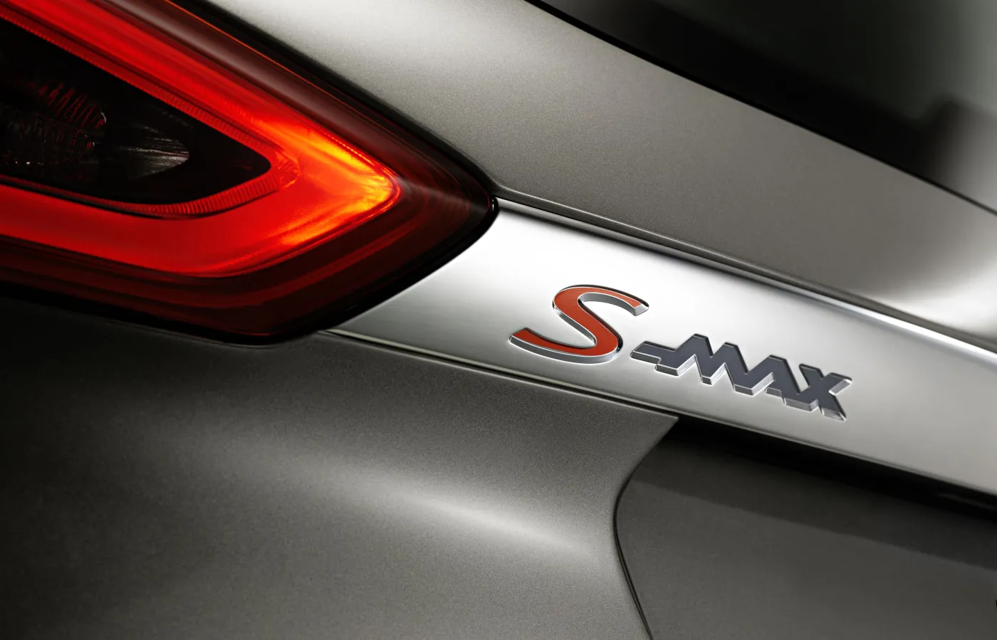6810651-ford-s-max.jpg