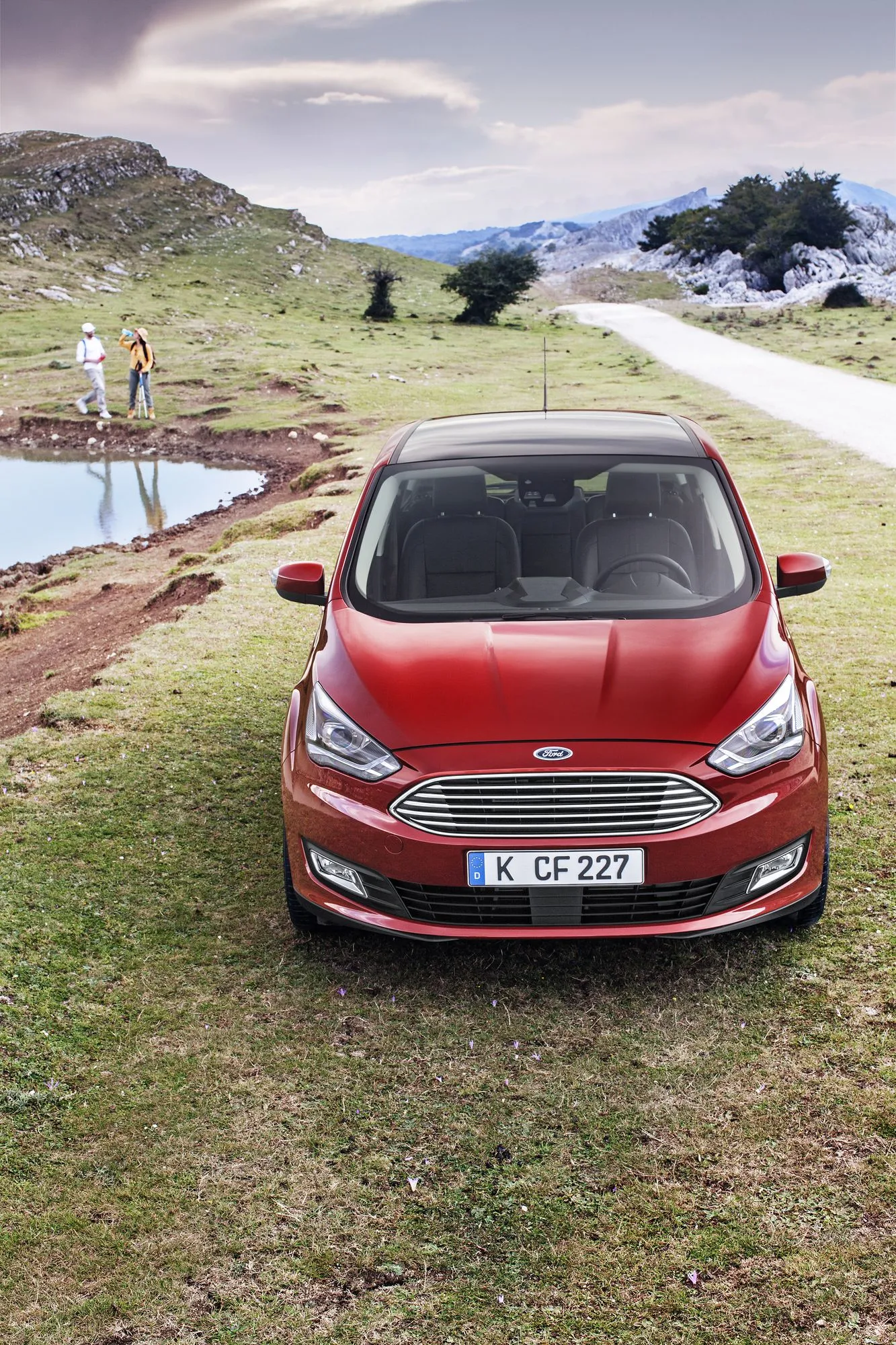 6815384-ford-c-max.jpg