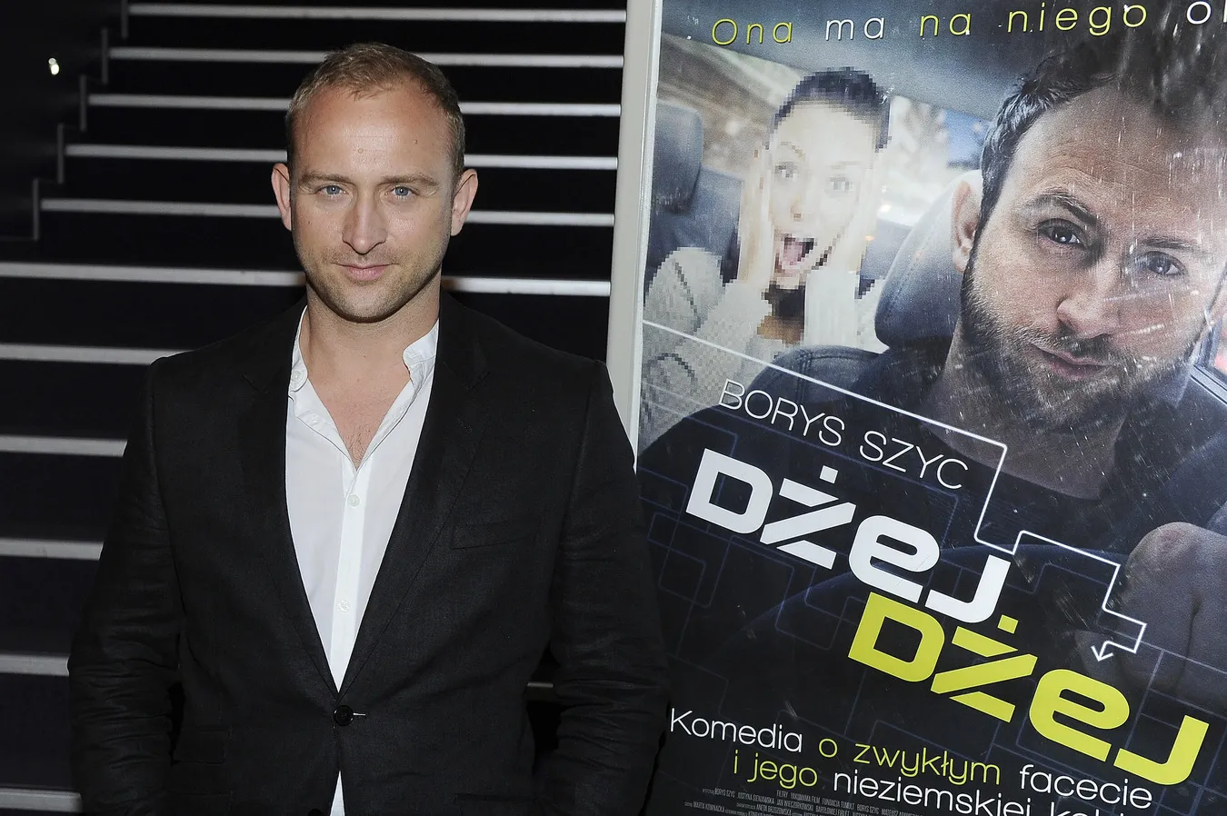 Borys Szyc ze swoją tajemniczą dziewczyną na premierze "Dżej Dżeja" [ZDJĘCIA]