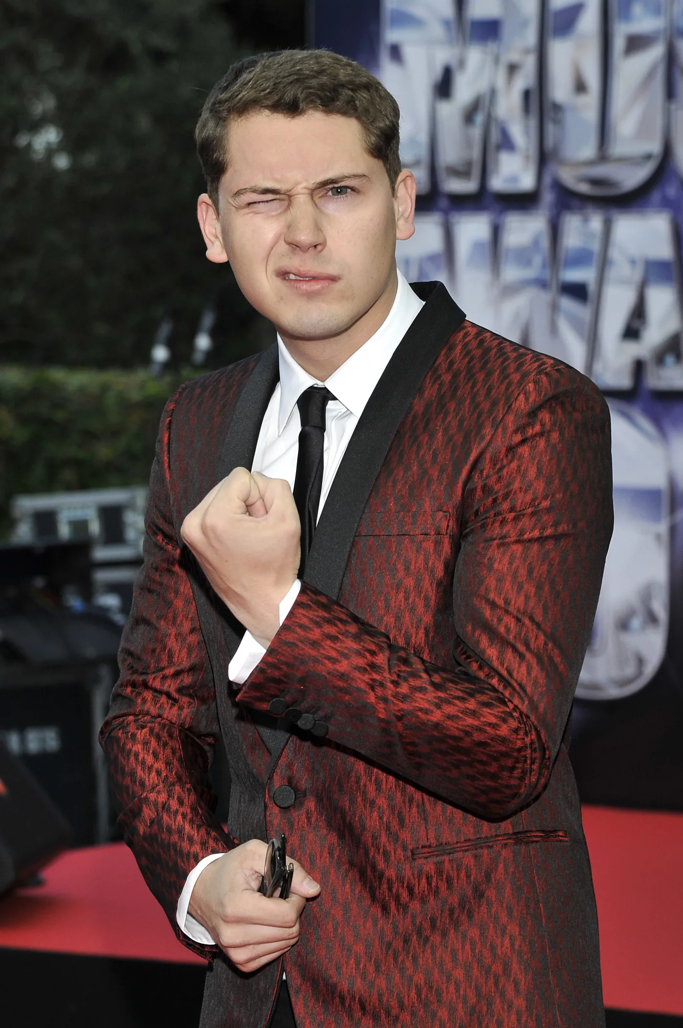 6393862-chris-cab.jpg