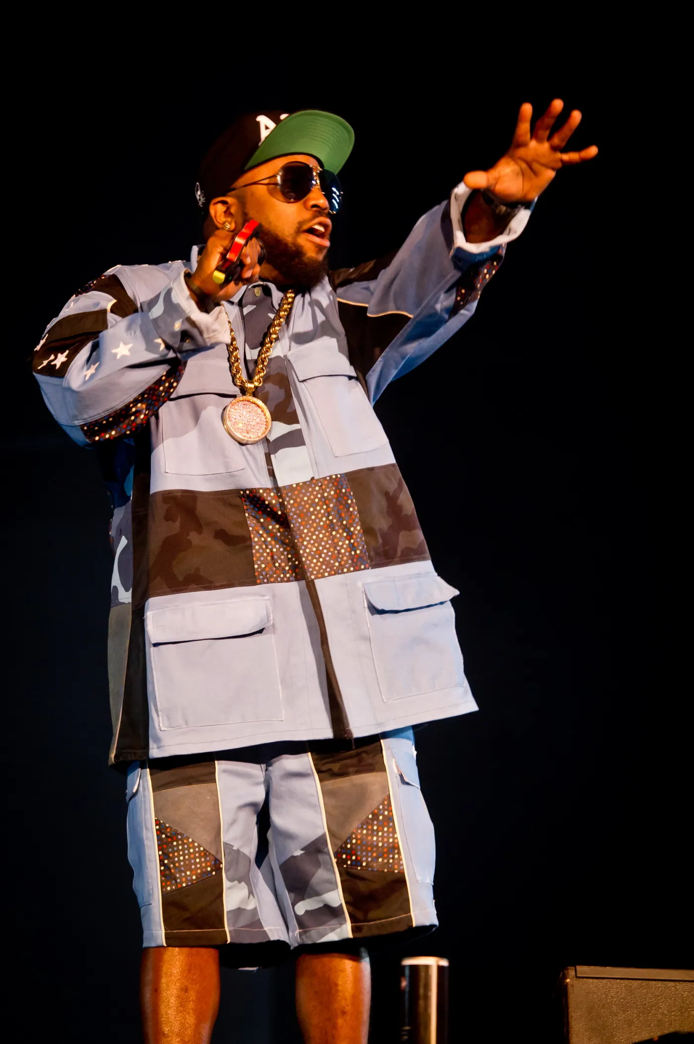 6434672-outkast.jpg