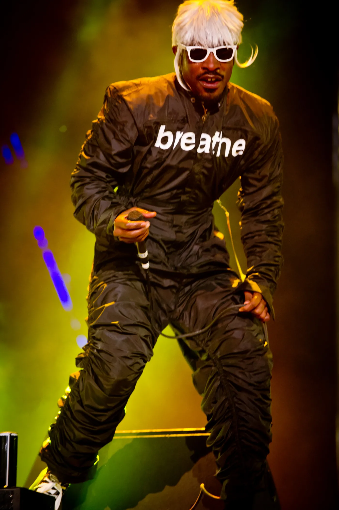 6434842-outkast.jpg