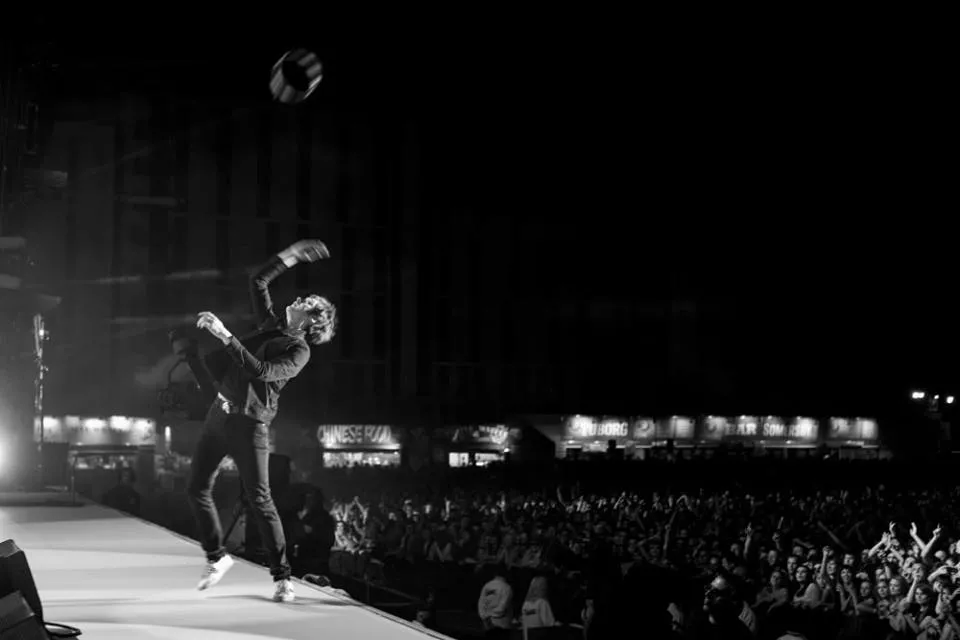6438758-kasabian.jpg