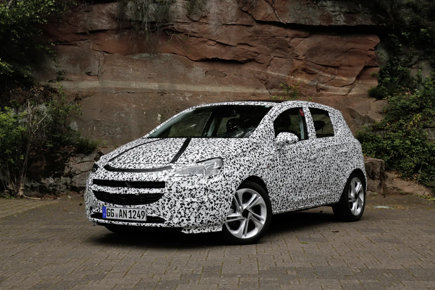 6474912-opel-corsa.jpg