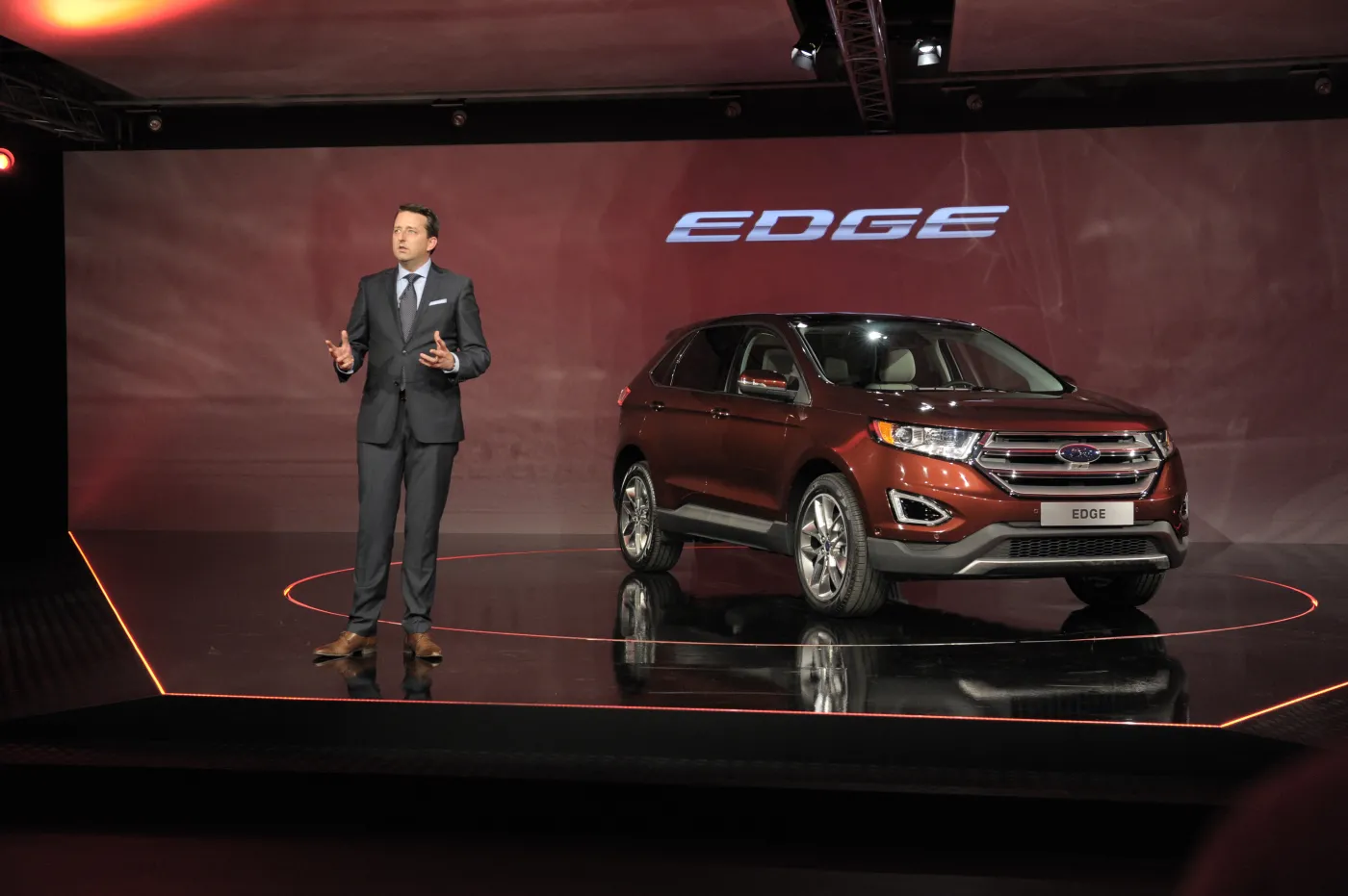 6487187-ford-edge.jpg