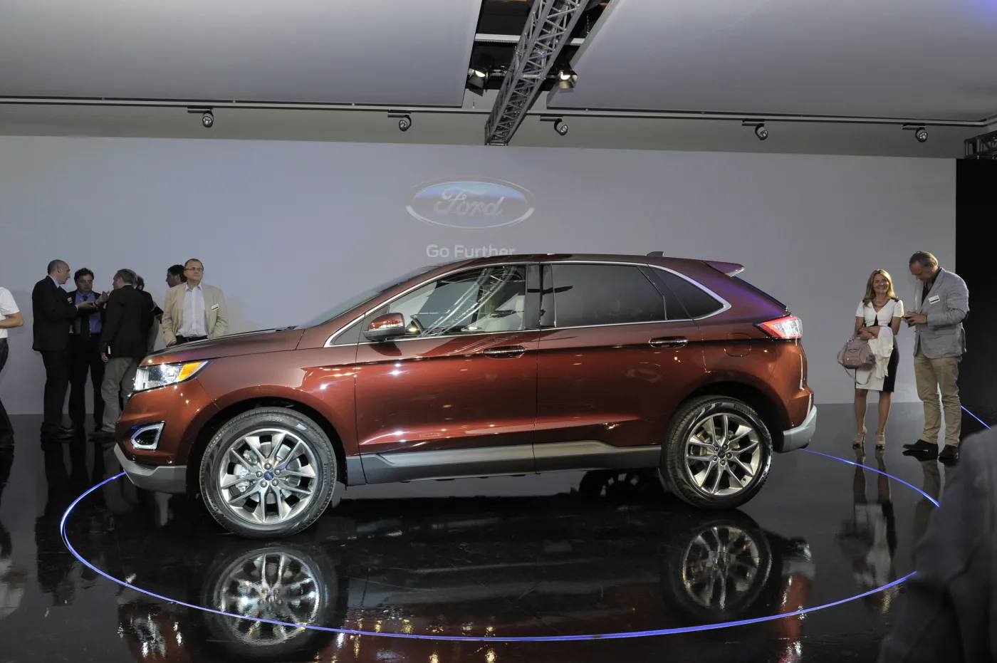 6487304-ford-edge.jpg