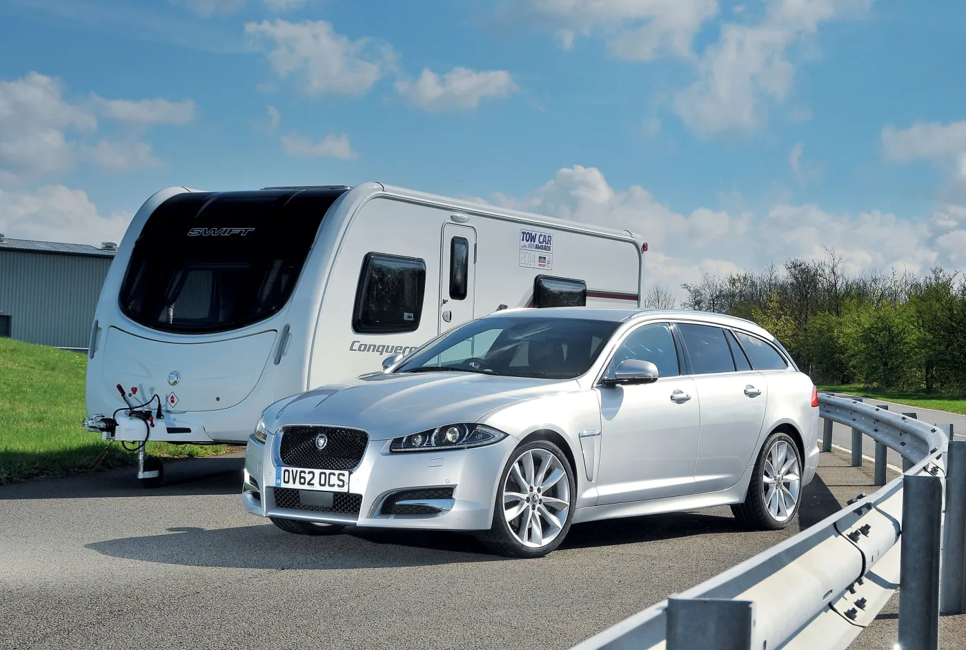 7058812-76081jag.jpg
