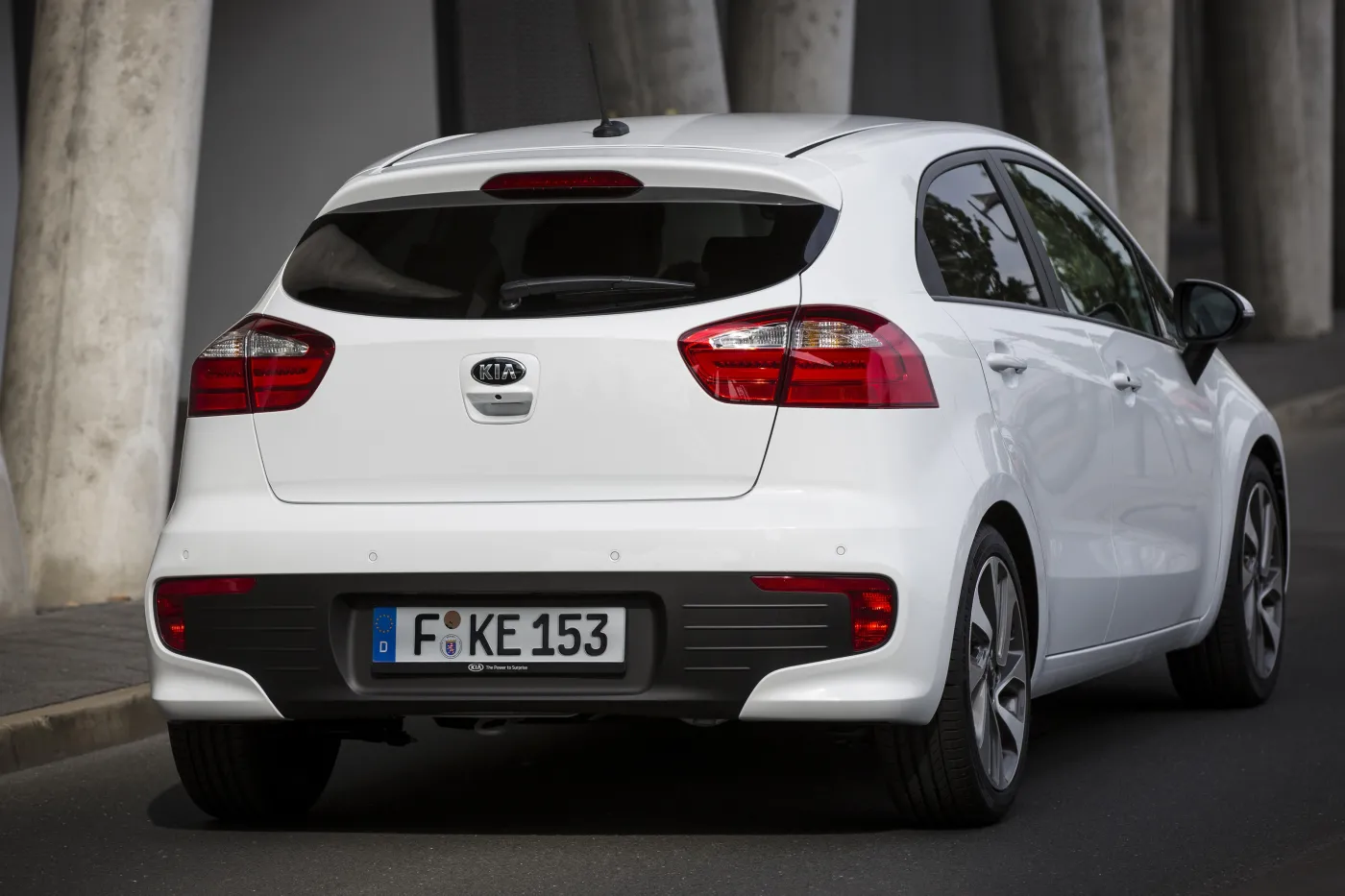 6875592-kia-rio.jpg