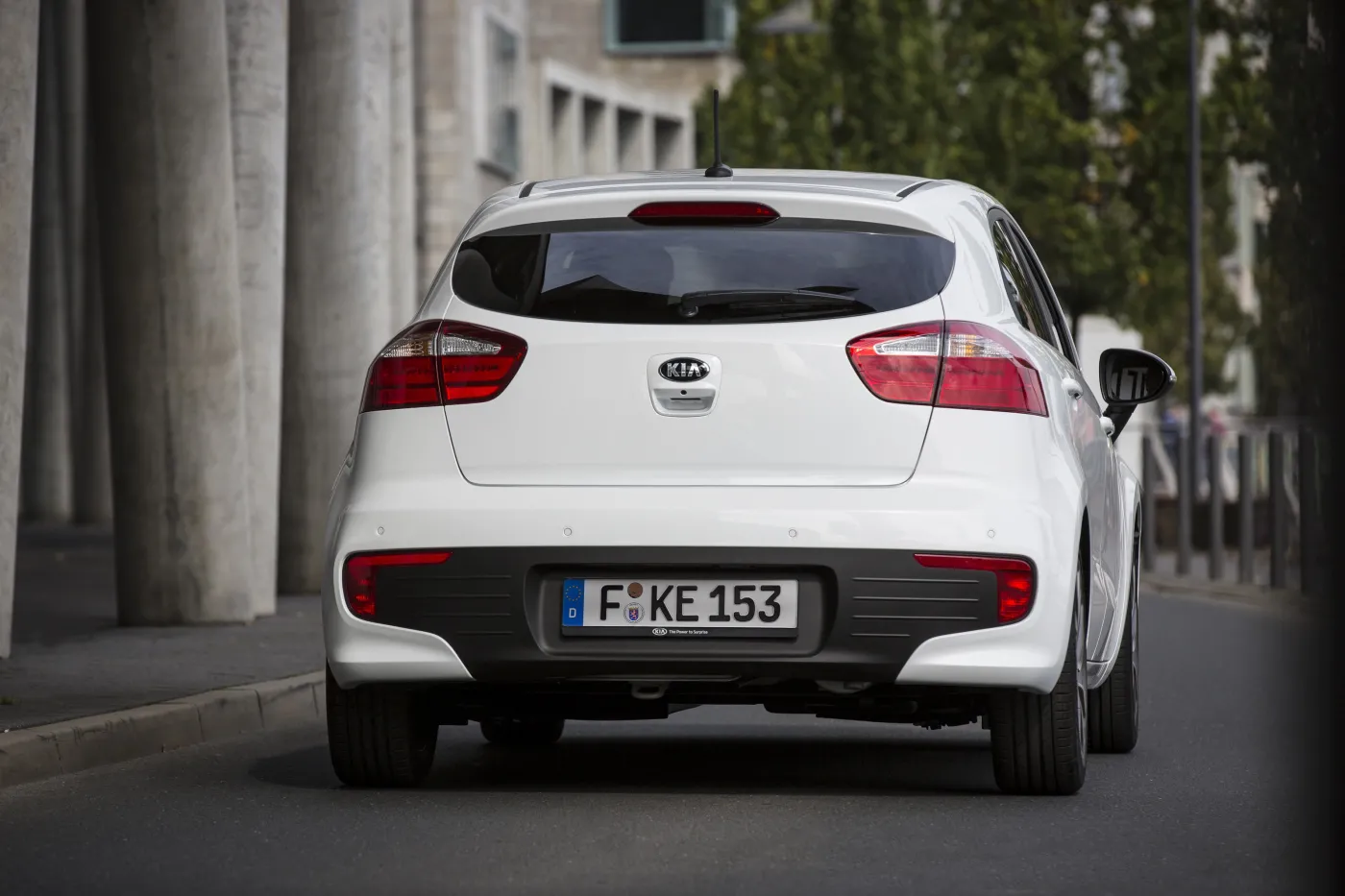 6875679-kia-rio.jpg
