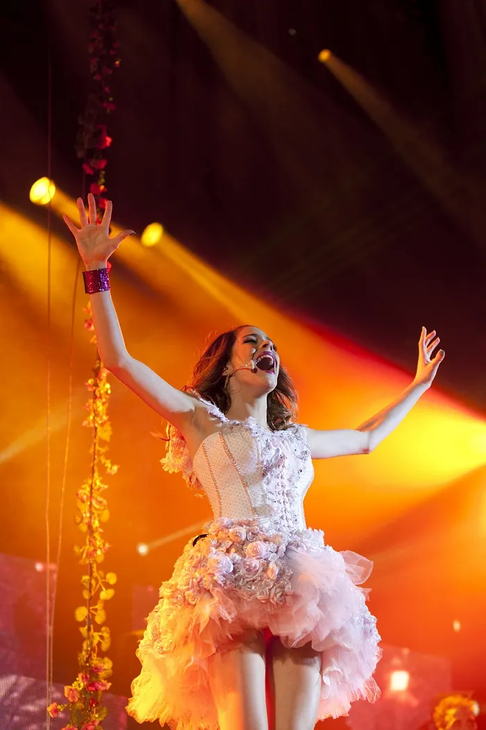 6201529-violetta.jpg