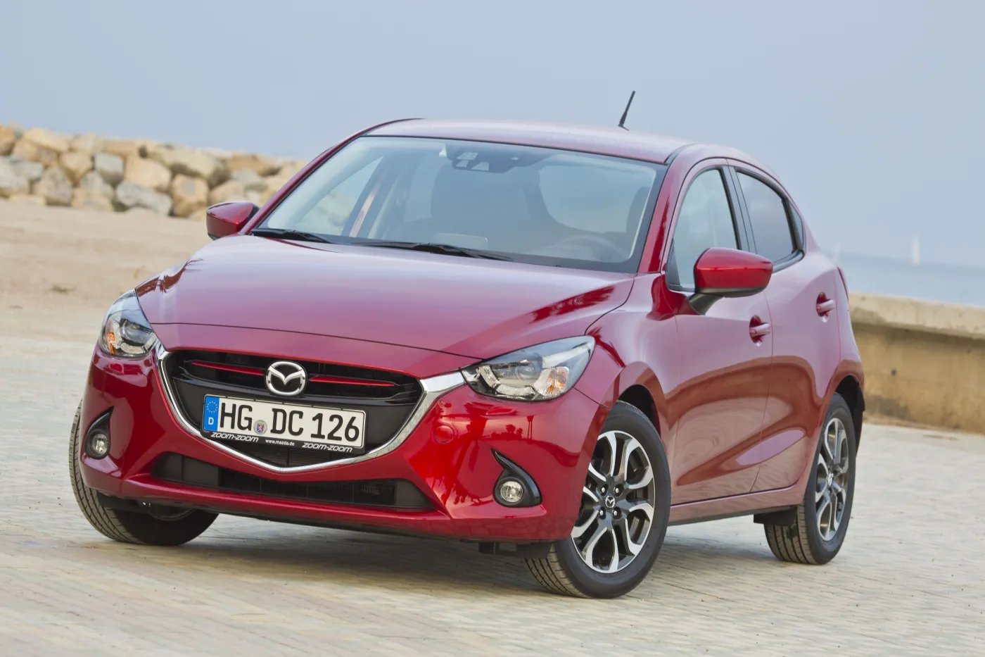 7138009-mazda-2.jpg