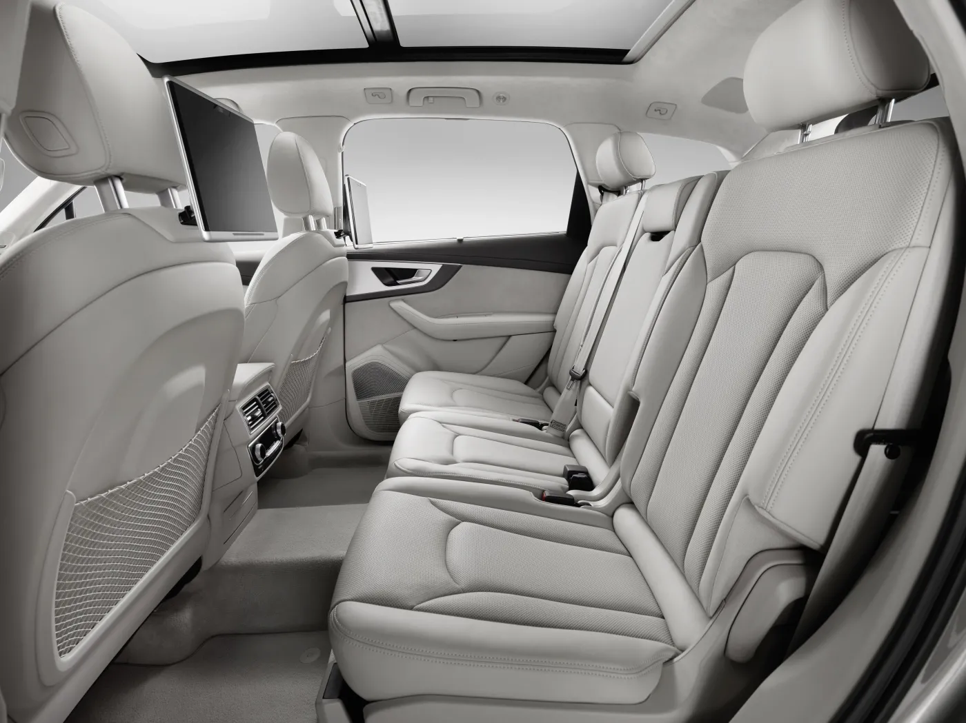 7187809-audi-q7.jpg
