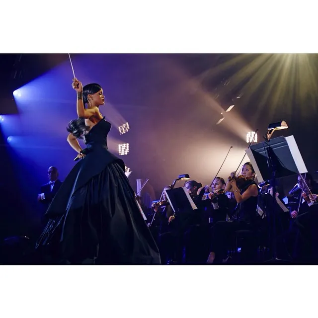 7189478-rihanna.jpg